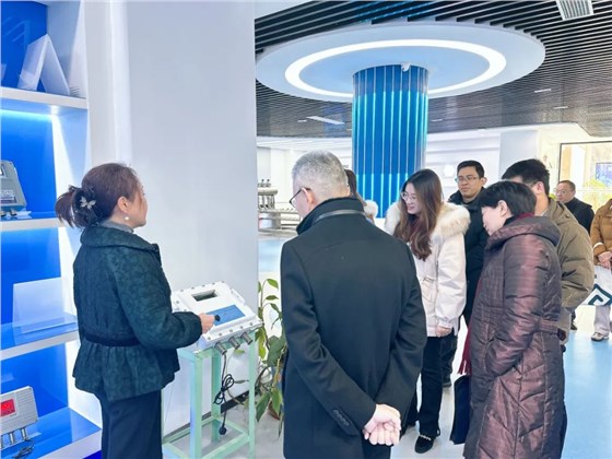 蘇州市政協(xié)港澳臺僑外事委、民宗委主任張劍帶隊(duì)蒞臨我司開展調(diào)研工作插圖1